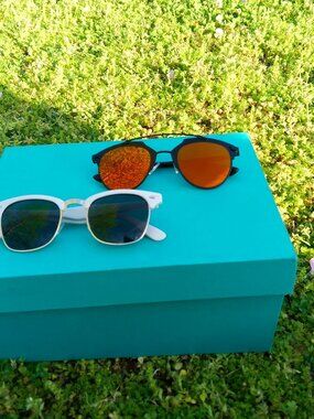 2 PR OF SUNGLASSES NEW IN PK HB